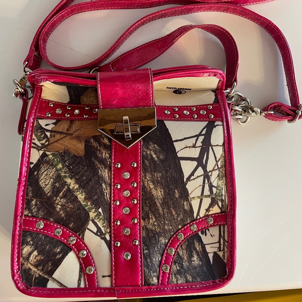 Mossy Oak cross body purse